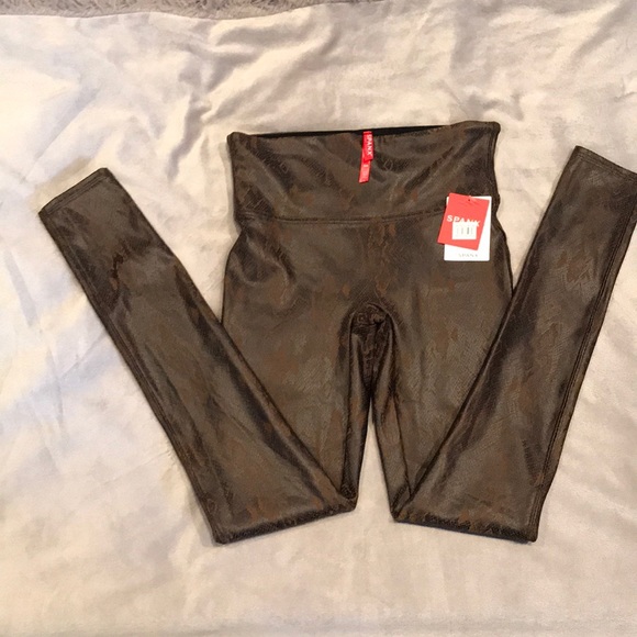 NWT SPANX SNAKE PRINT FAUX LEATHER LEGGINGS - Picture 5 of 8